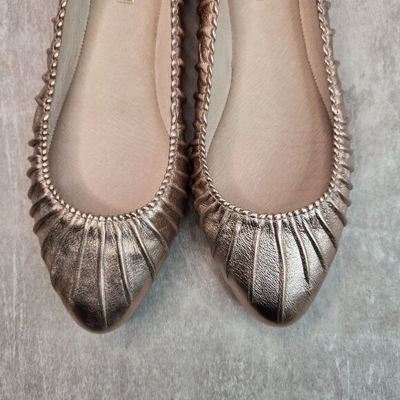 Louise et Cie Ballet Flats Size 7 Metallic Gold Leather Comfort Ballerina Shoes - Picture 9 of 11